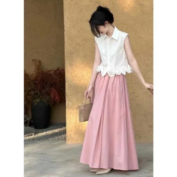 韩系简约花苞设计无袖衬衫搭粉色半身裙