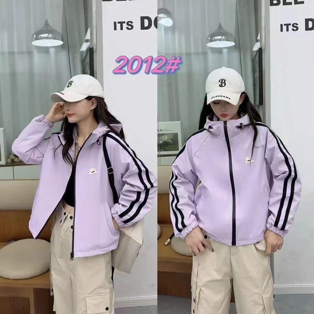 小个字连帽设计感外套-2012