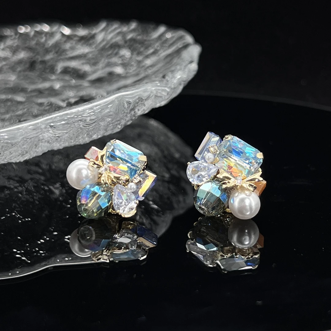 8108蓝色方块耳钉