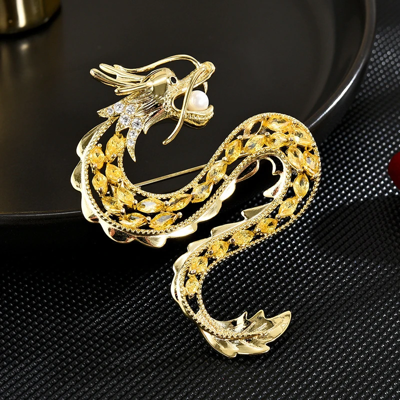 1941 黄颜色龙胸针