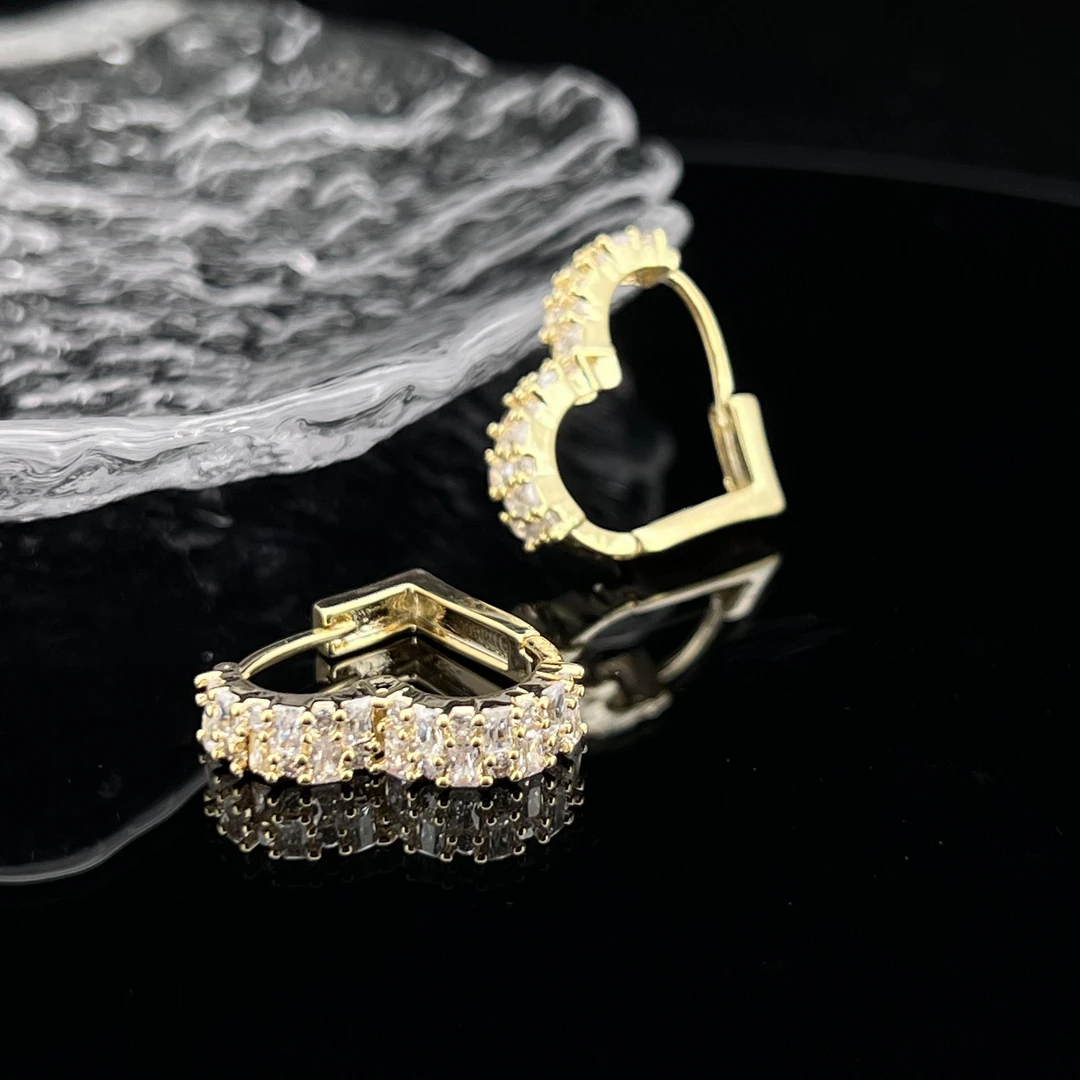 1391黄颜色爱心耳钉