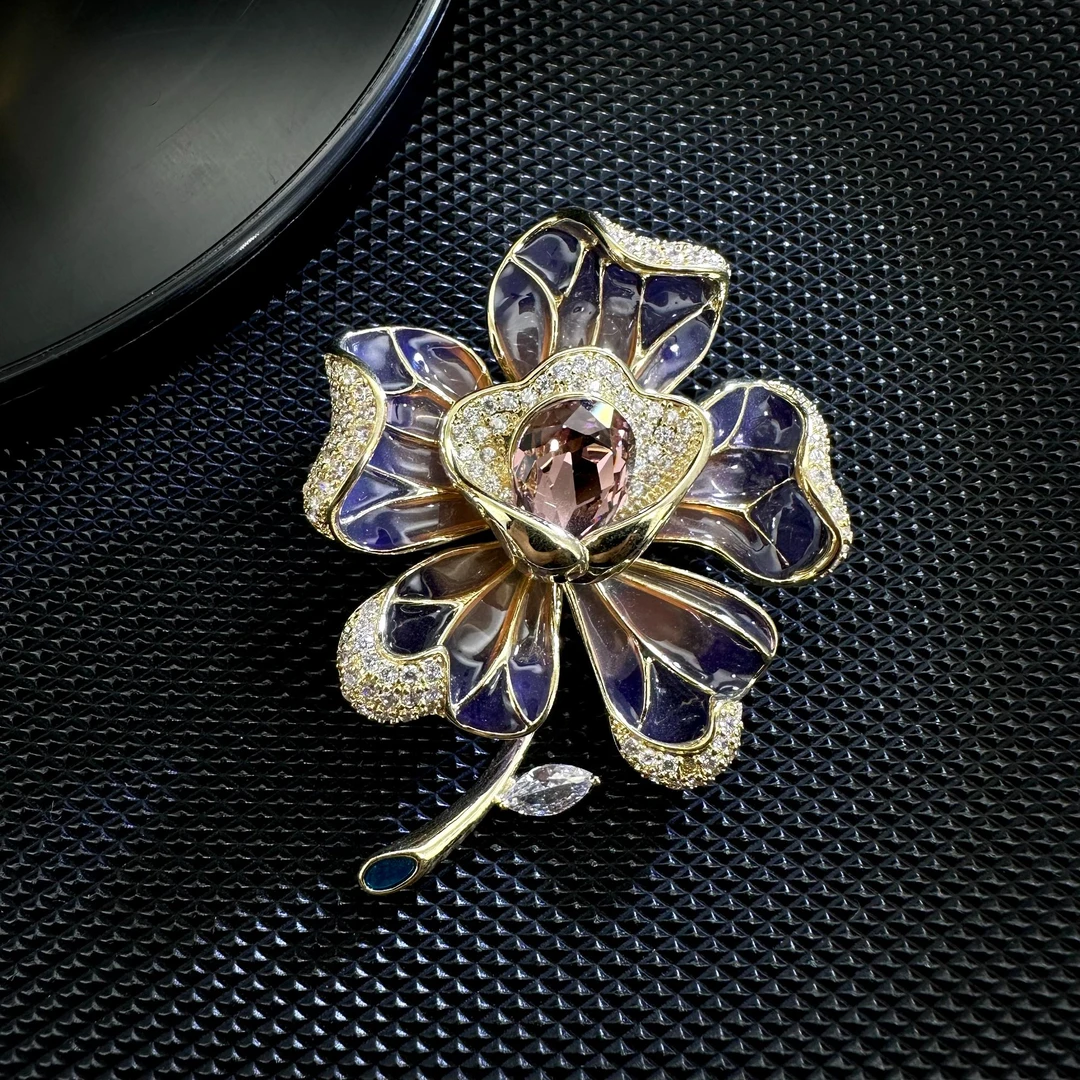 1346紫色芙蓉花胸针