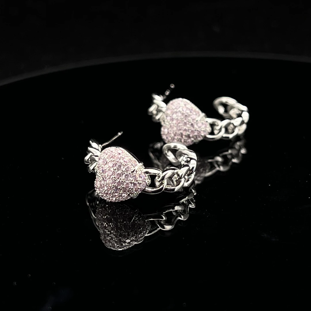 1189粉色桃子耳钉