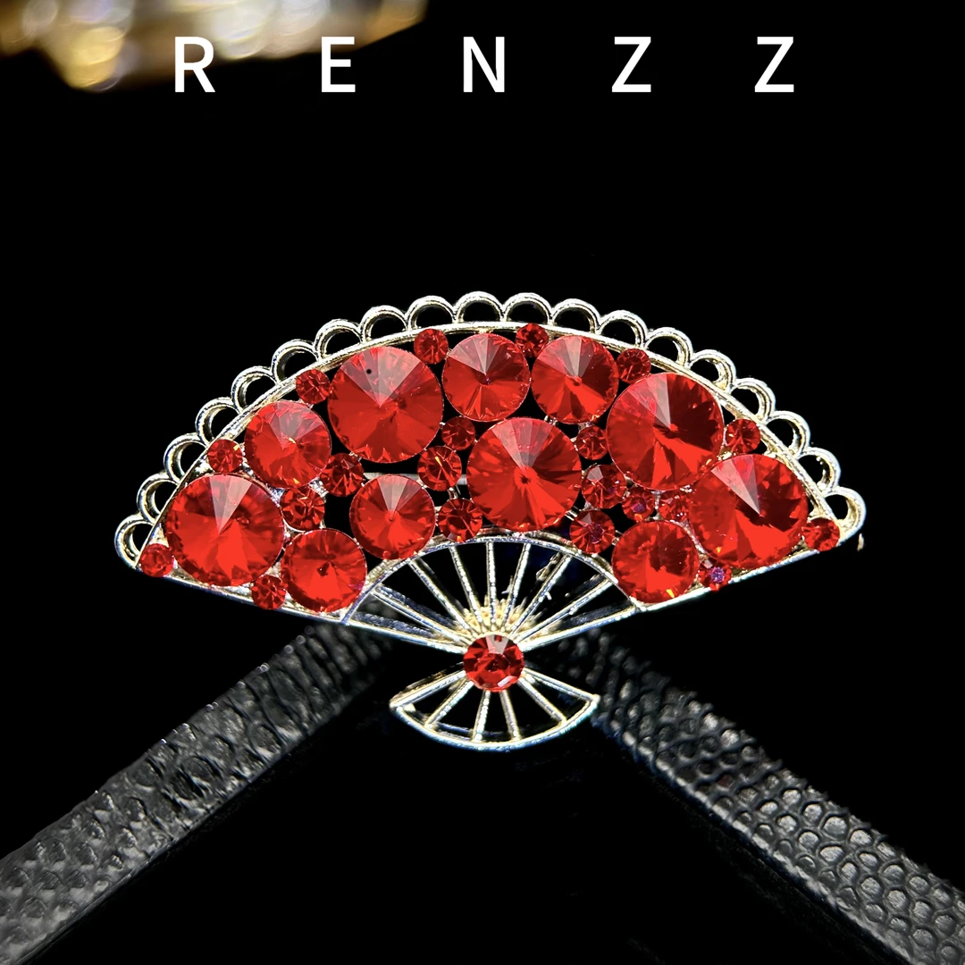 7727红色手扇轻奢胸针