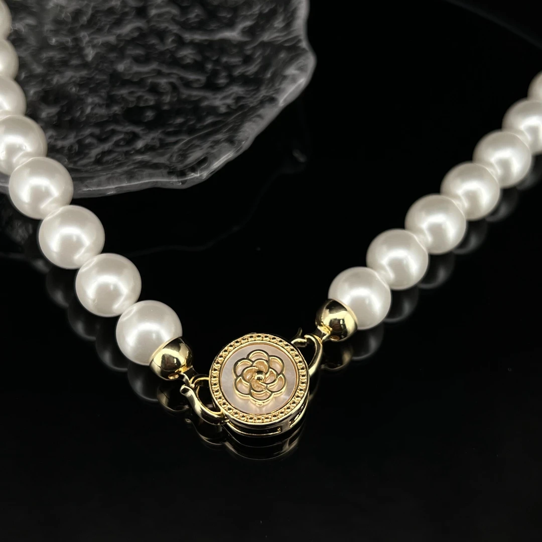 6201白色圆球山茶花项链