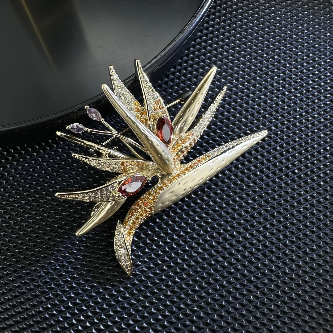 2303黄色火凤胸针