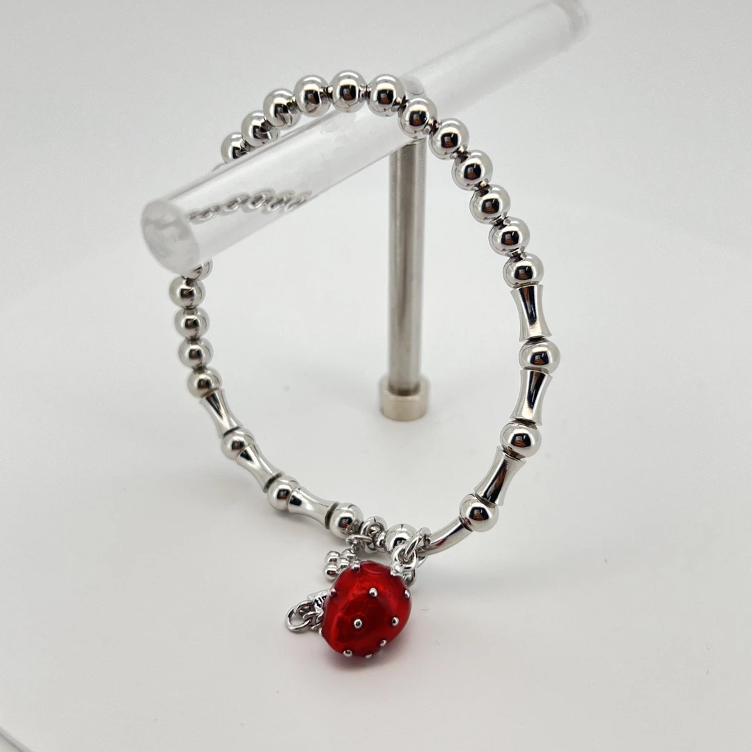 5265白色草莓手链