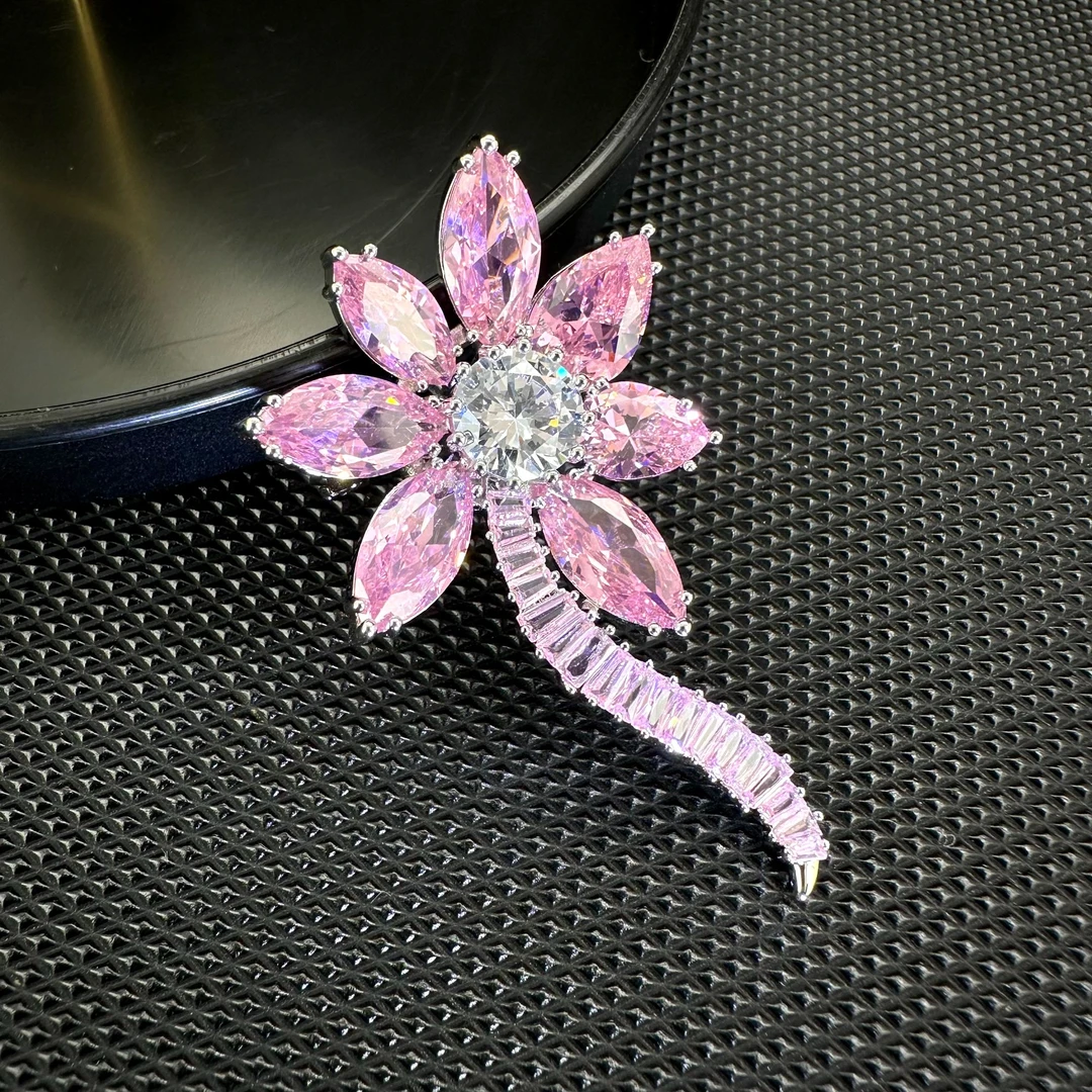 2935粉色小花胸针