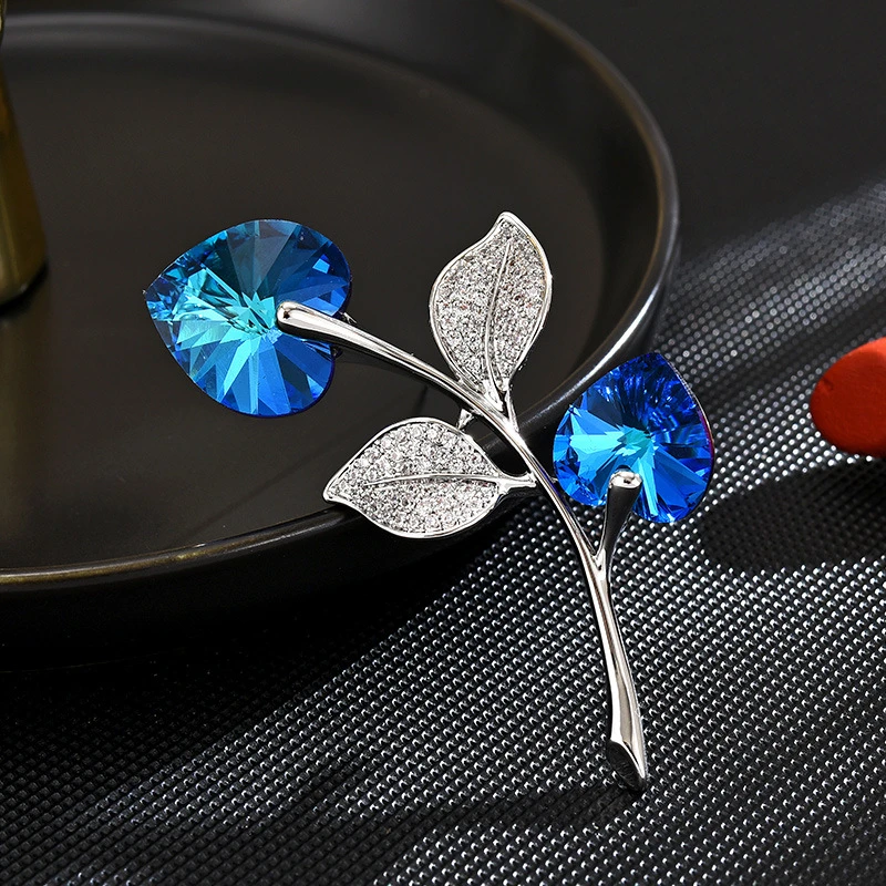 1566蓝色爱心胸针