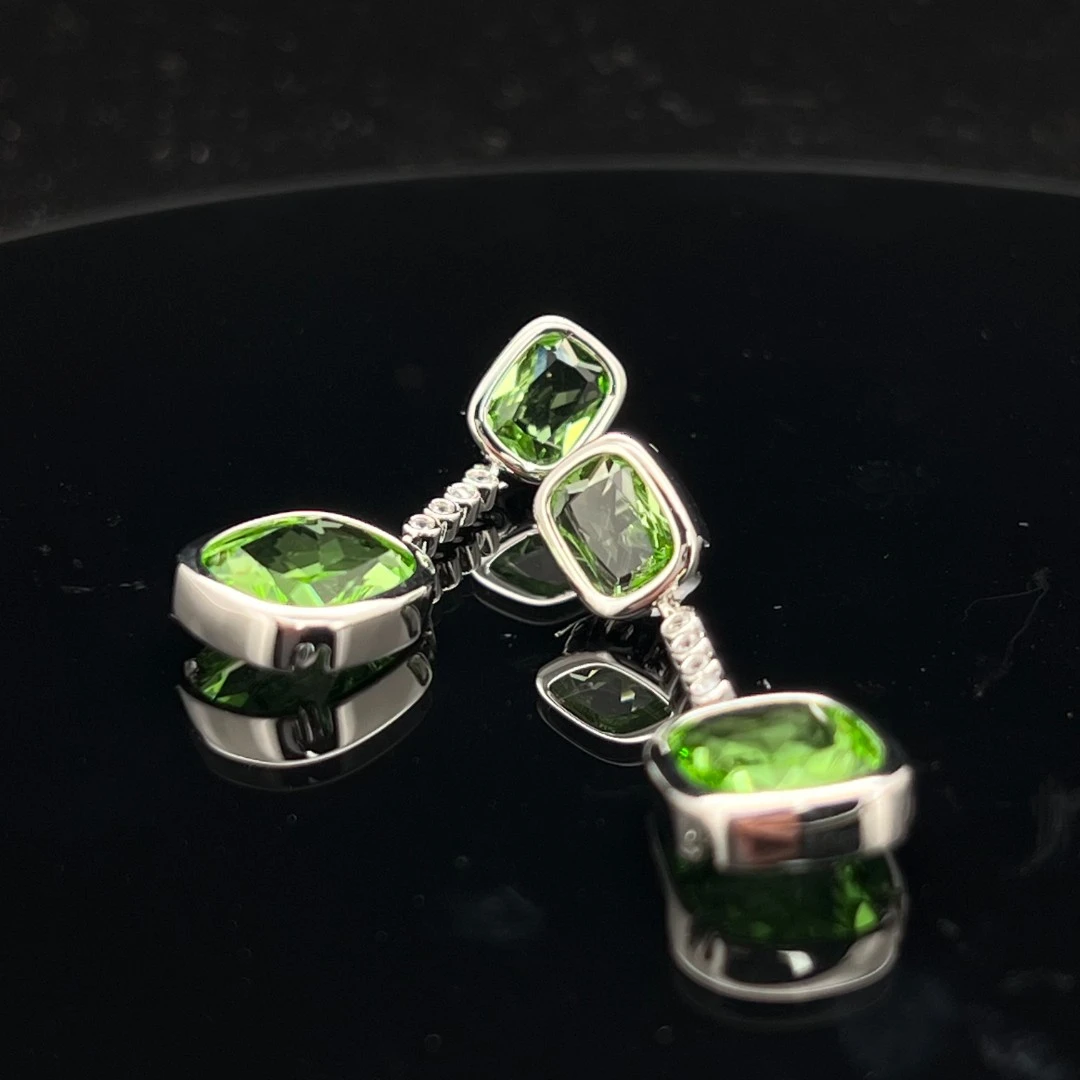 8112绿色方块流苏耳钉