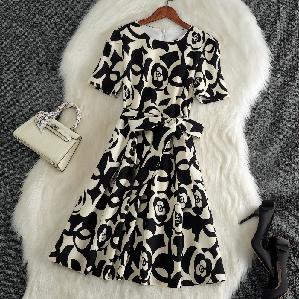 小香风高级感连衣裙女夏季新款法式优雅气质收腰显瘦短袖a字裙子