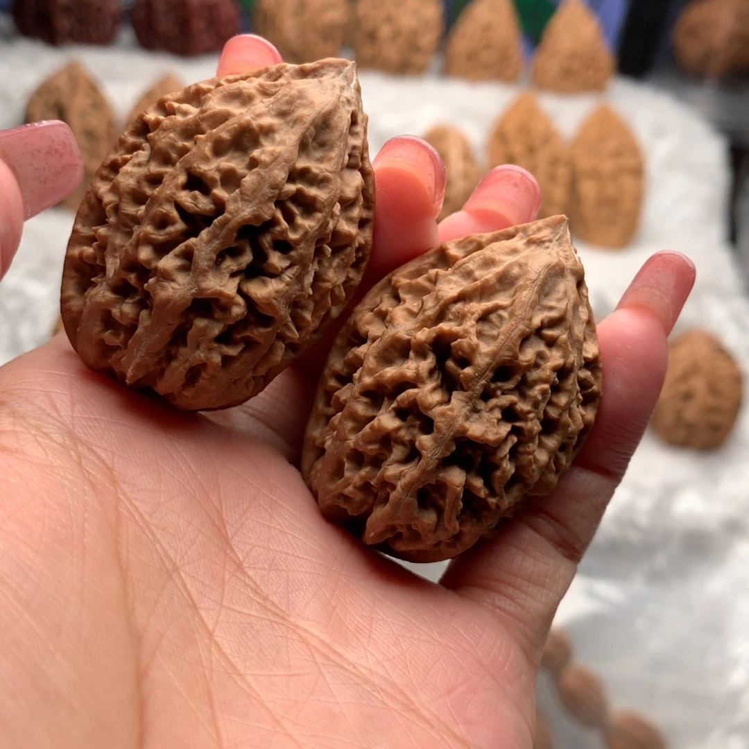 文玩核桃吊坠小武核桃31