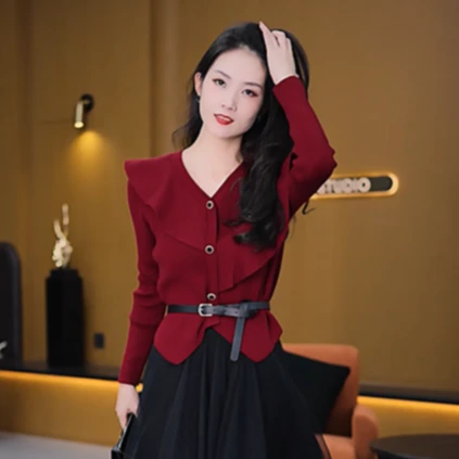 2023秋冬毛衣针织衫早秋女秋冬V领花边钉扣长袖显瘦气质收腰