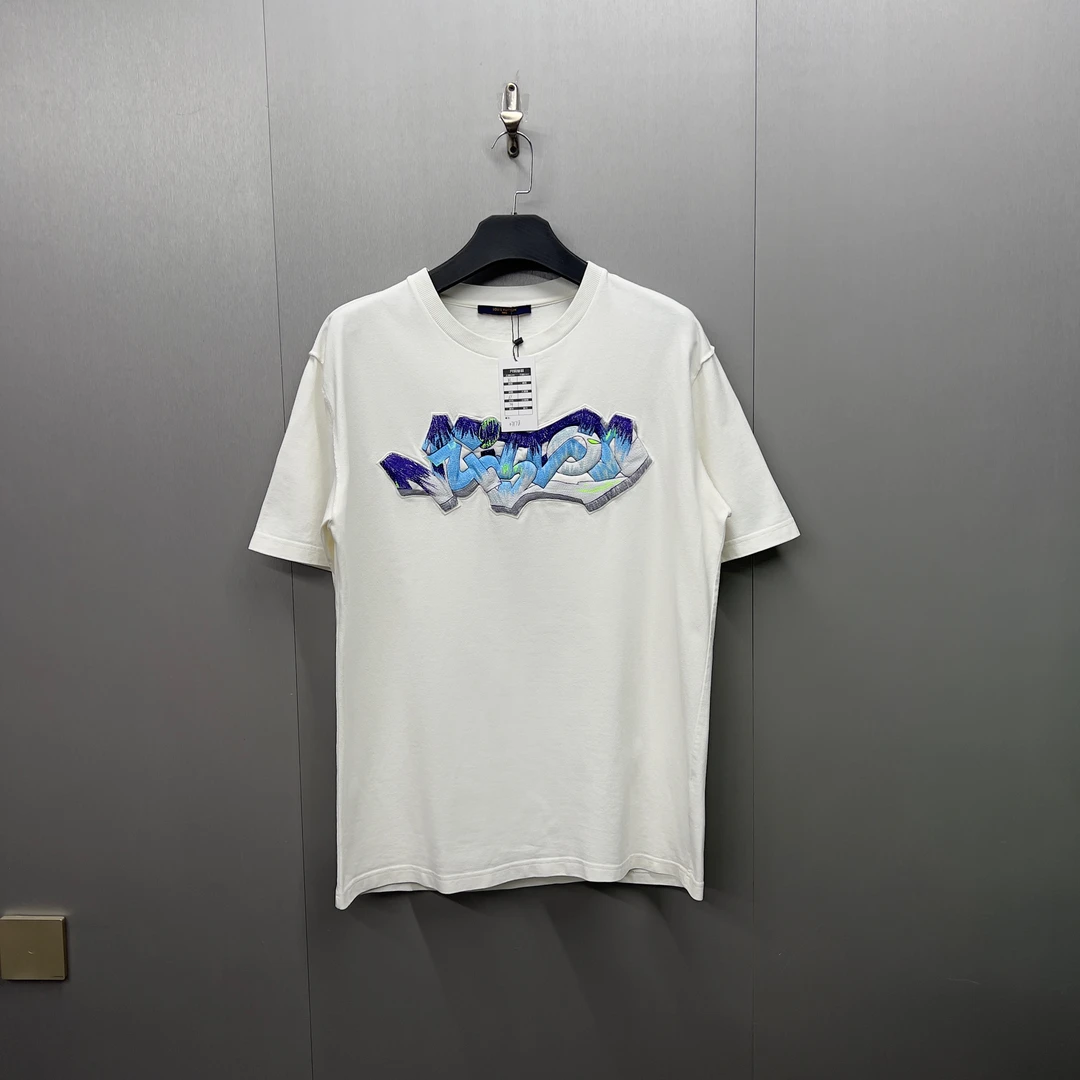 99新/Lv Louis Vuitton立体刺绣Logo短袖/XL码/07178/夏季白色