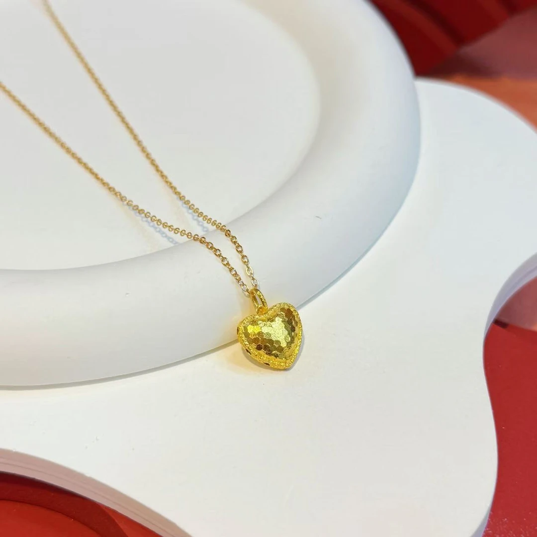 【红娘子】18K金11*12mm爆闪爱心吊坠HNZ8400