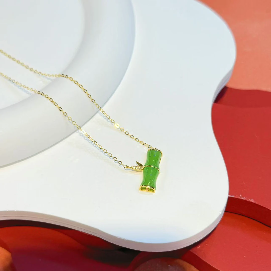 18K金2叶竹节镶嵌和田玉苹果绿竹节HNZ7694