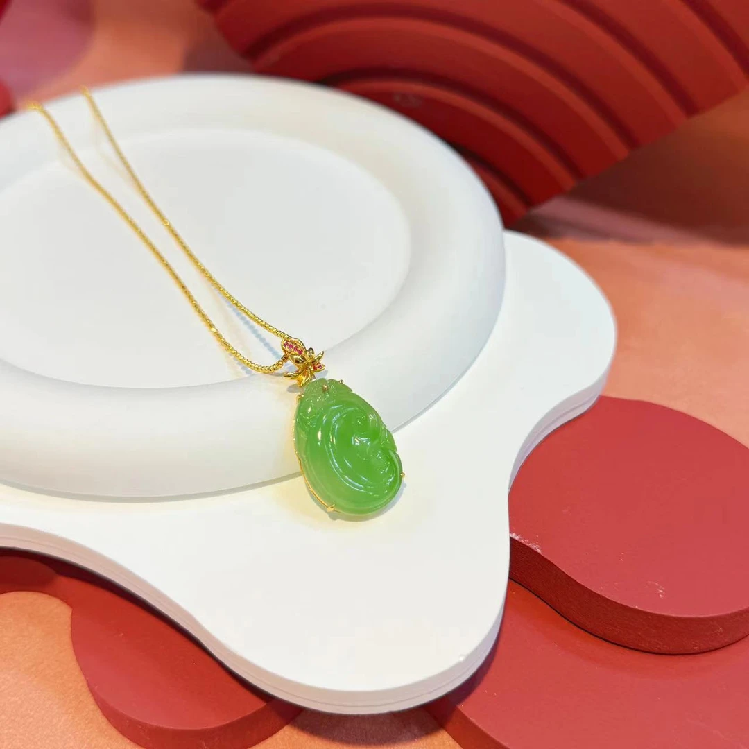 18K金莲花红点镶嵌24mm和田玉苹果绿如意HNZ7605