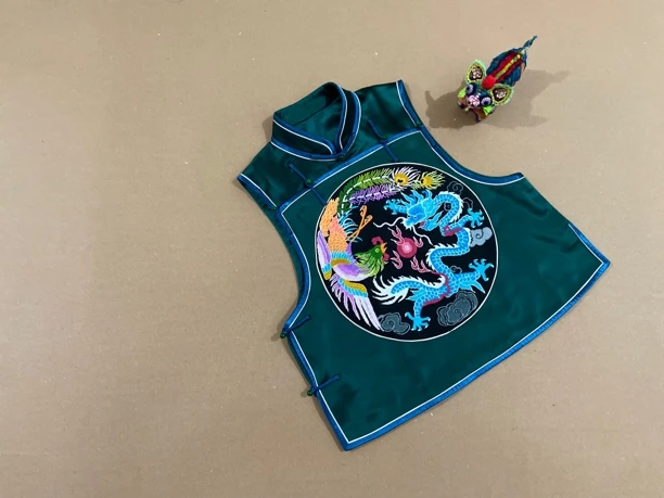 悦空间·老绣 十三太保马甲 打籽绣马甲