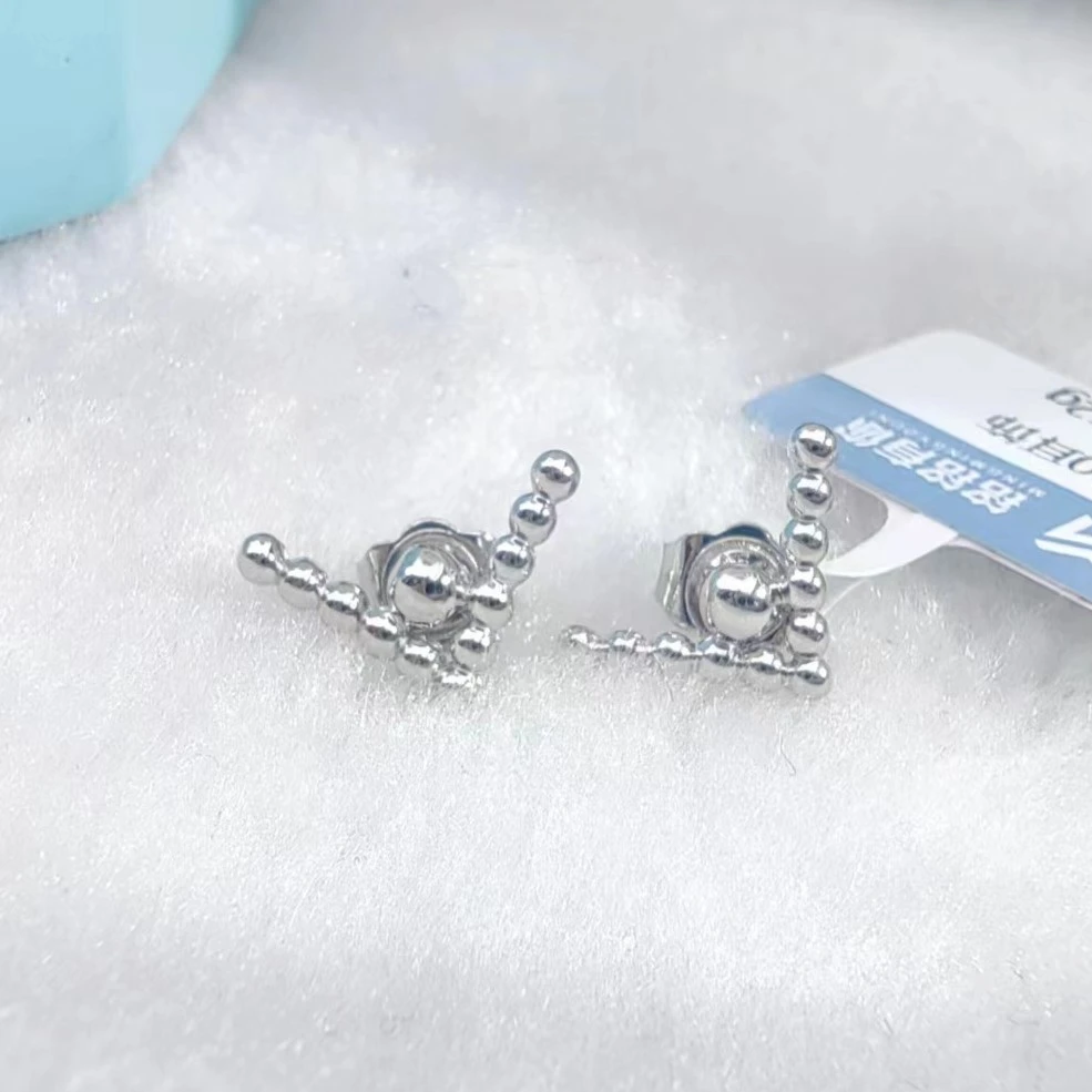 PT950铂金耳饰 字母V圆珠铂金耳钉 1877   2.52g TT