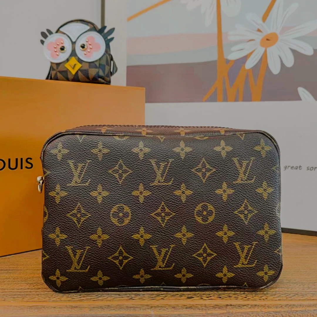 99新 LouisVuitton/路易威登 丫头 /老花洗漱包/手拿包/男女同款