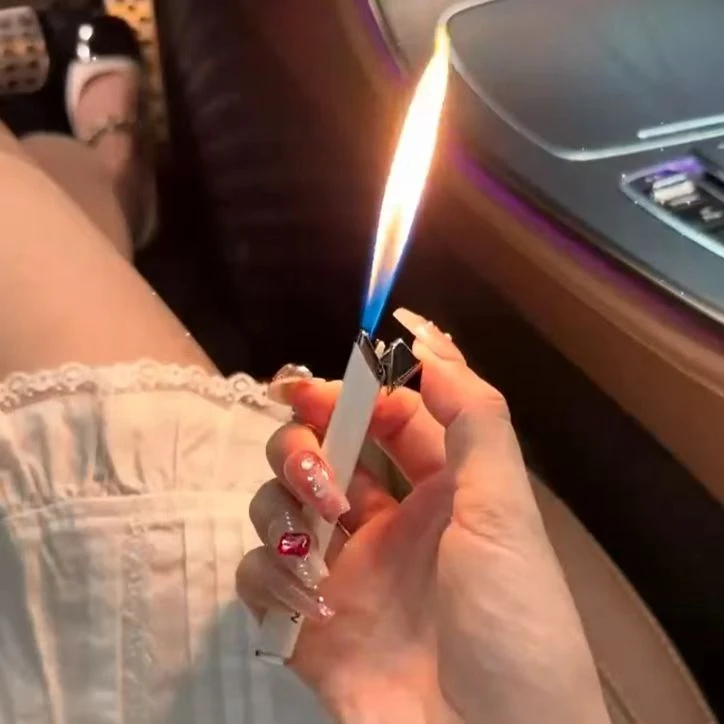 网红新款炫酷迷你小巧高颜值个性创意女生打火机个性多色送闺蜜礼