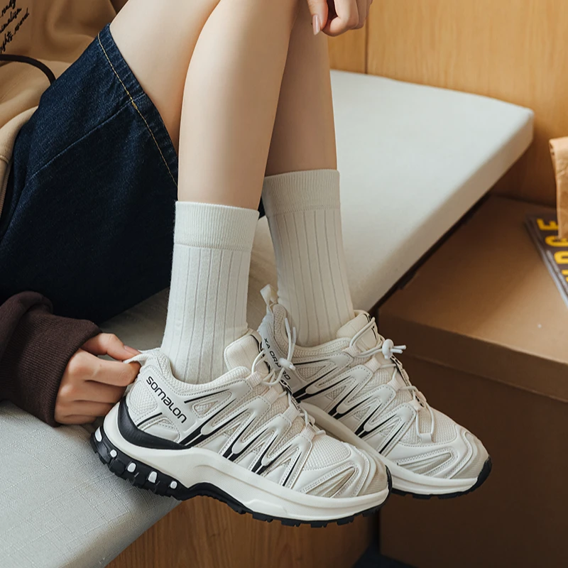 秋冬女纯色百搭袜子透气中筒简约吸汗竖坑条纹常规厚度ins