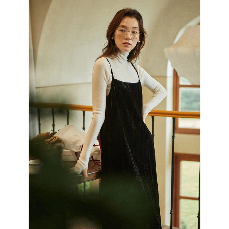 GUOE《海上钢琴师》法式复古秋冬氛围感内搭丝绒吊带连衣裙33084