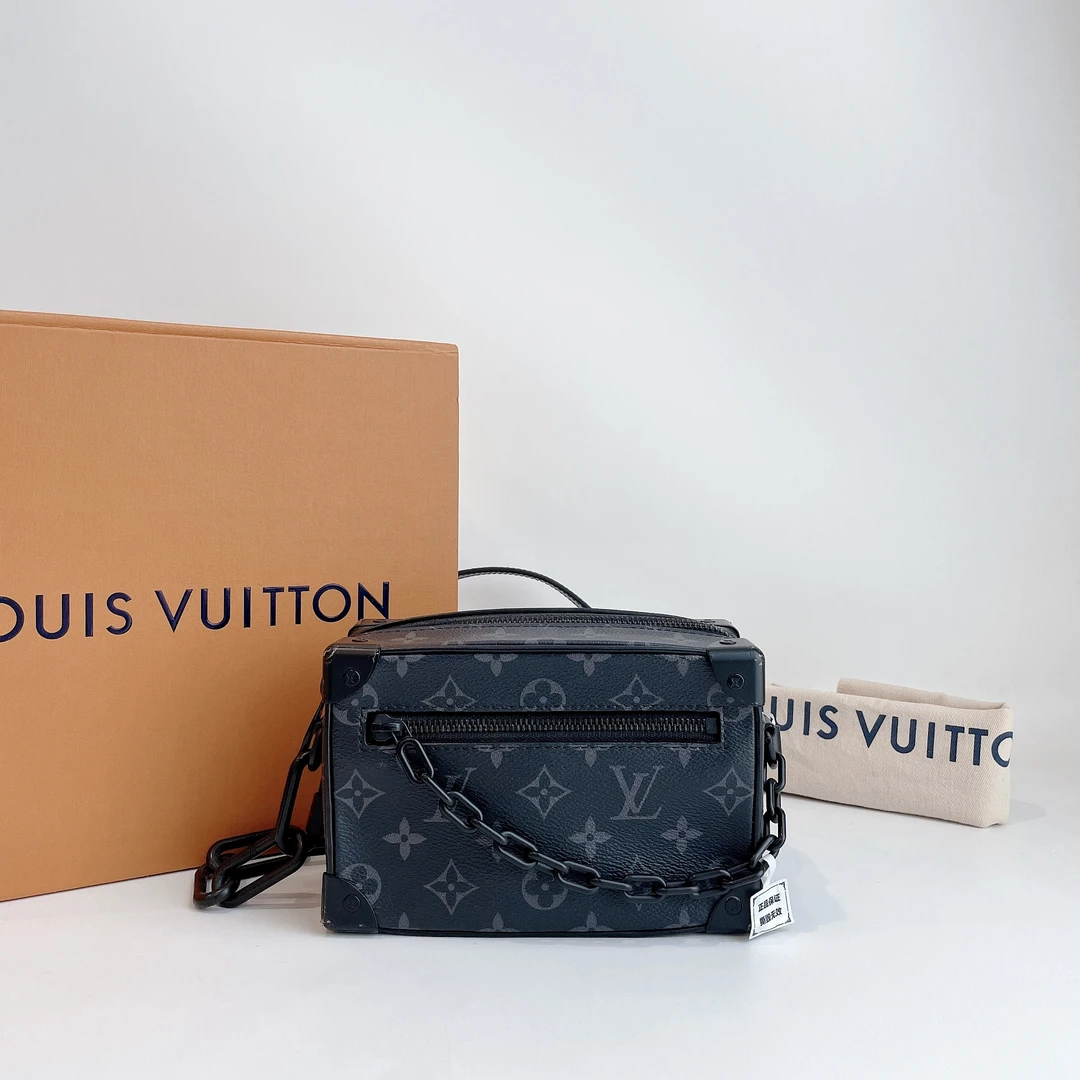 95新 LouisVuitton/路易威登 黑花MINI SOFT TRUNK单肩包 芯片