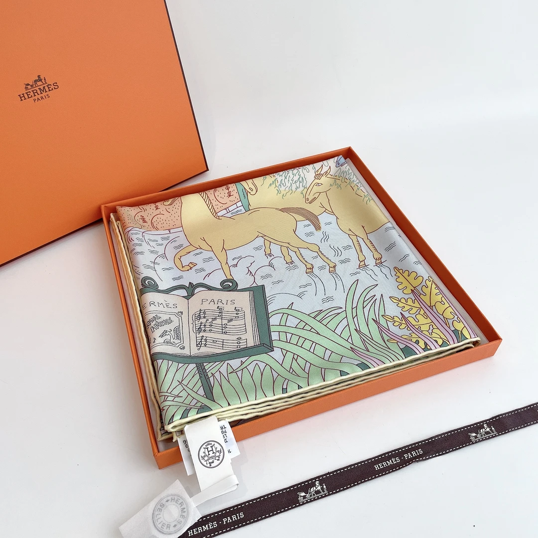 全新未使用 奢之星 Hermes/爱马仕 “动物狂欢”丝巾 90*90CM