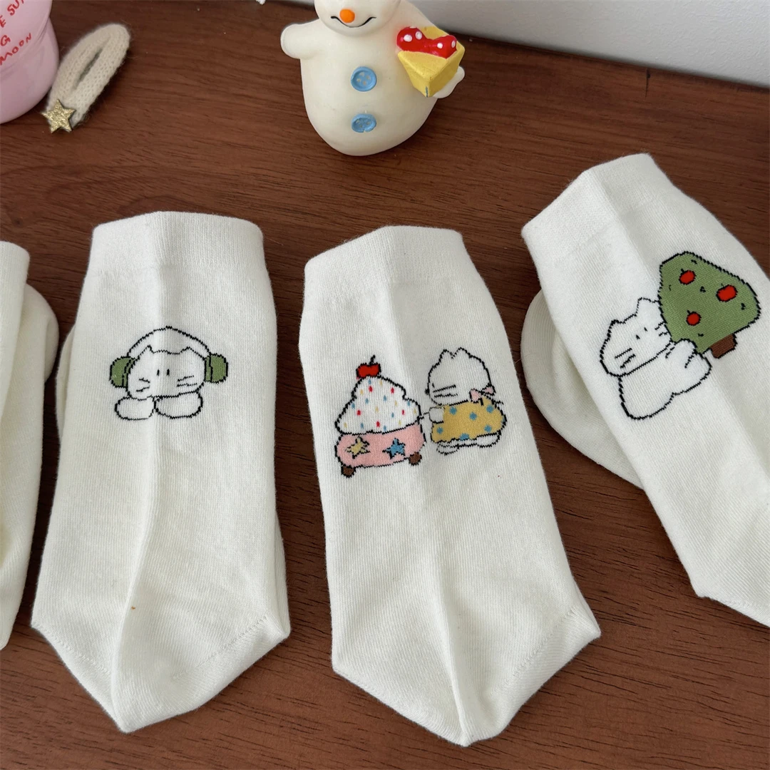 卡通动漫中筒袜女生ins风袜子吸汗透气休闲袜四季可穿