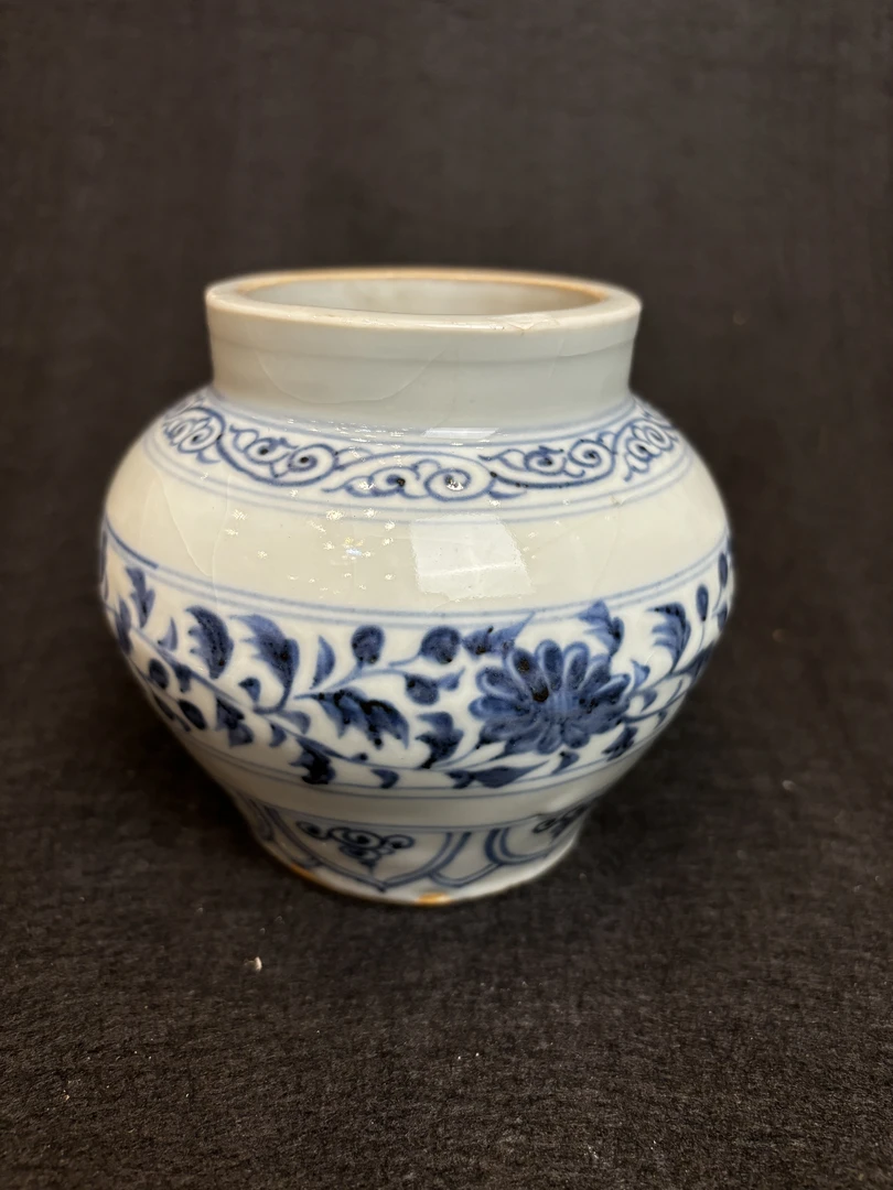 仿元青花缠枝莲小罐