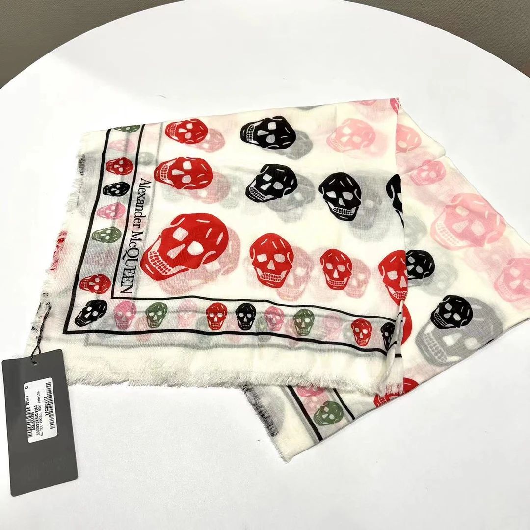 全新未使用 Alexander McQueen/亚历山大·麦昆 蔚蓝/骷髅头 围巾