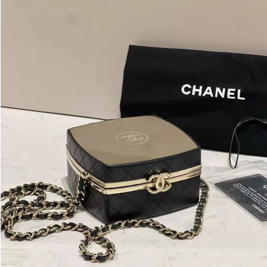99新 Chanel/香奈儿 蔚蓝/金扣皮质羊皮粉饼包 化妆盒