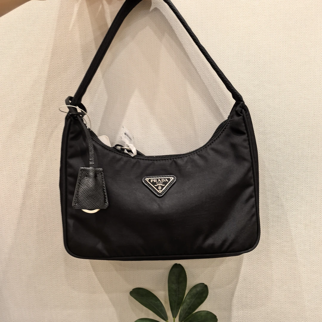 95新 Prada/普拉达 蔚蓝中古/黑色 hobo 腋下包