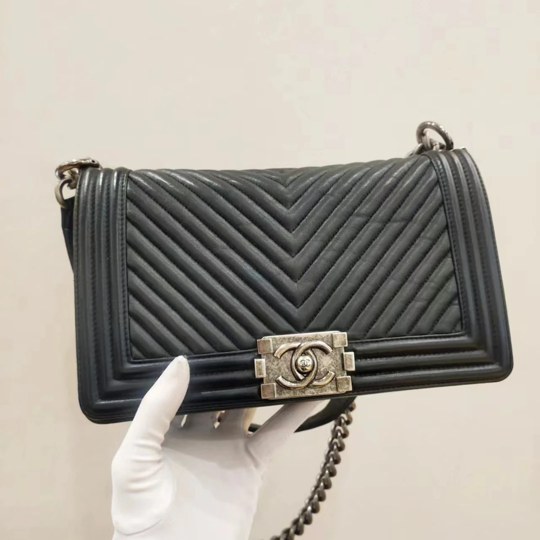 95新 Chanel/香奈儿 蓝总福利/中号 灰银 V纹 leboy/超难买