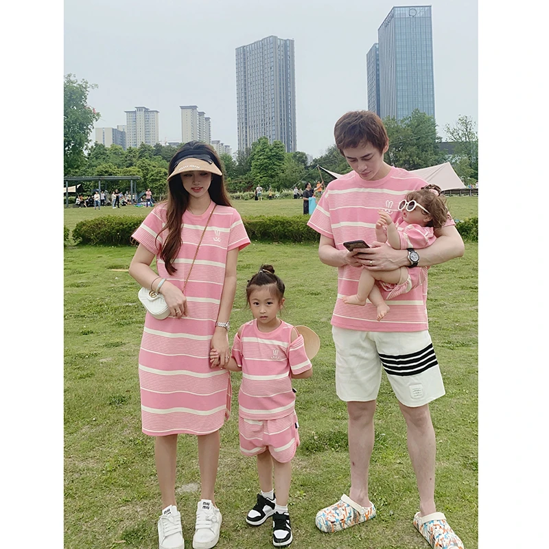 C.CKIDS新款夏季婴儿爬服一家三口四口装全家装系列粉色亲子装