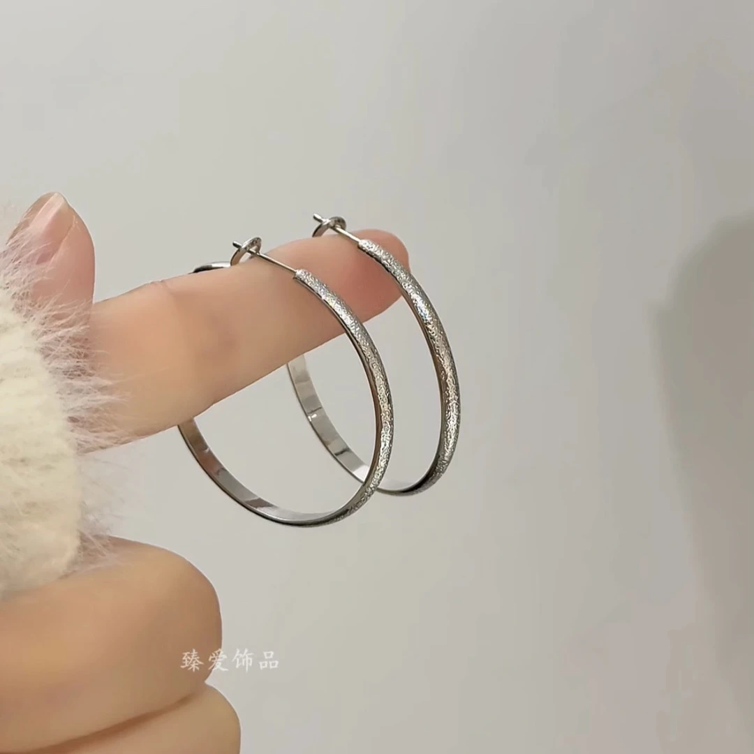 铜合金耳饰 简约百搭银色大耳圈耳环女气质个性时尚夸张圈圈耳饰