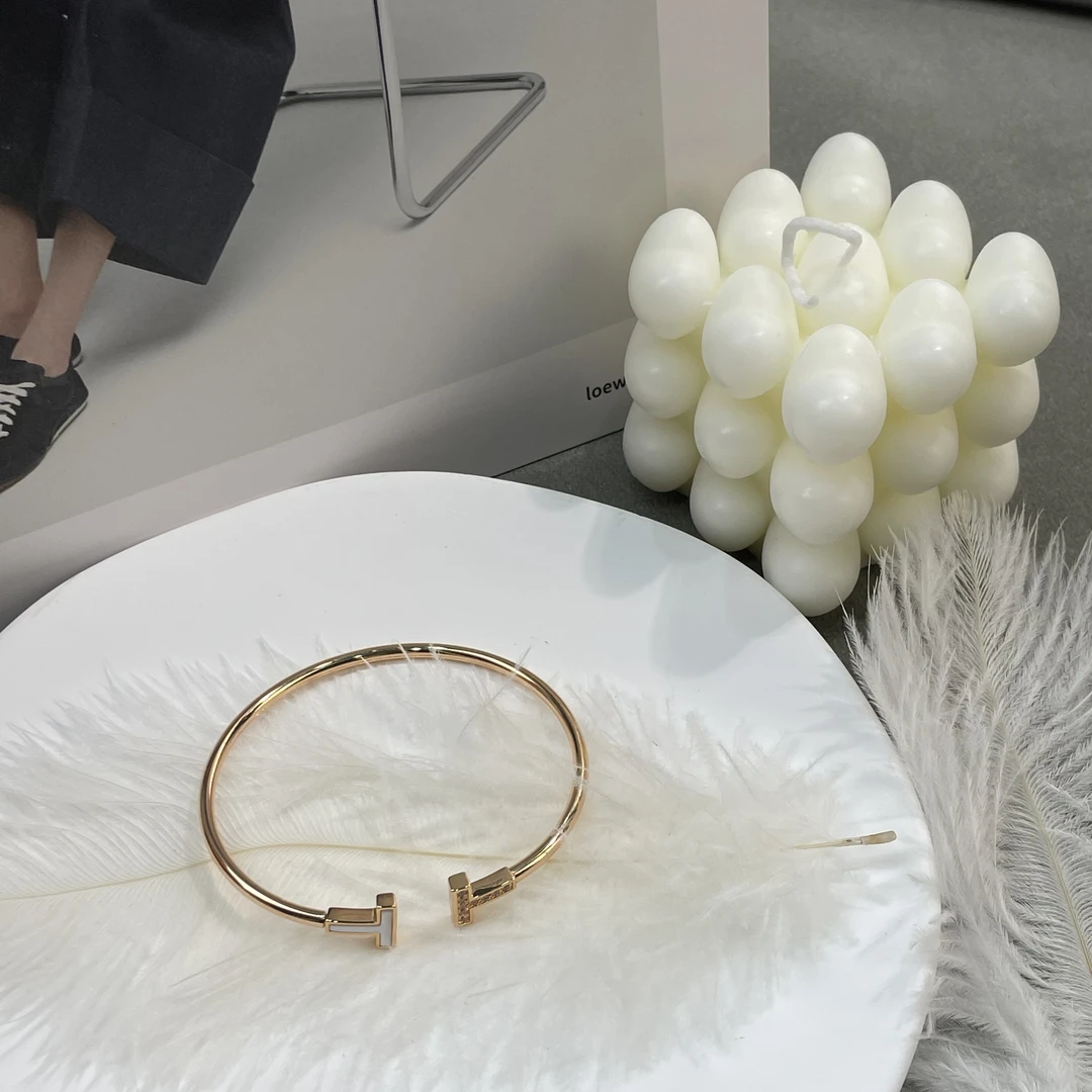 合金合成锆石手镯 设计师时尚经典气质轻奢女手镯TF007B