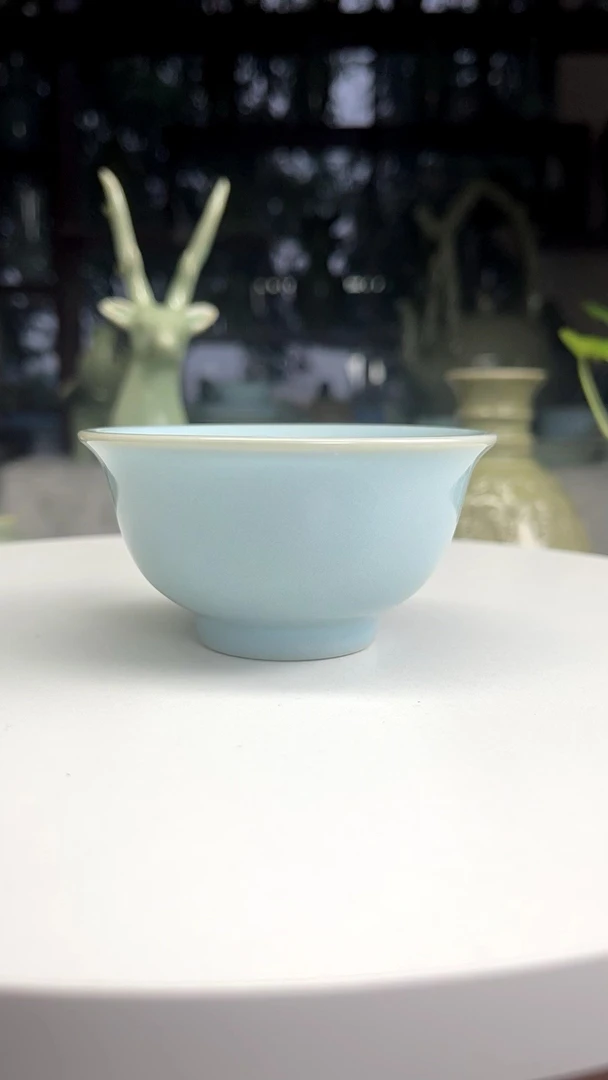 汝州汝窑汝瓷。天青色。开片可养线，100CC容量。压手杯。手工。