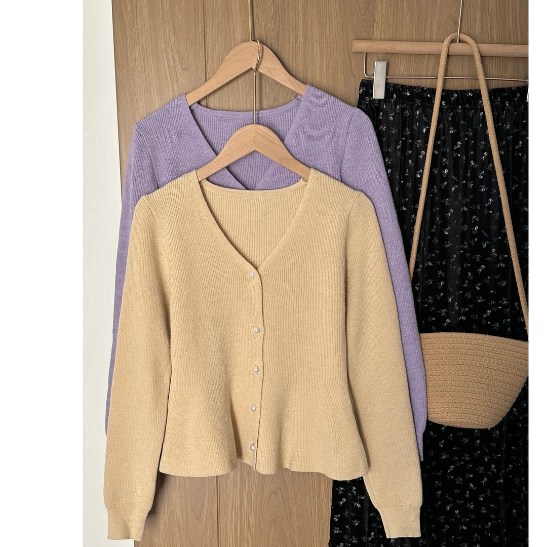 秋冬小众鱼尾小香风高级感v领百搭毛衣宽松下摆纯色打底针织衫