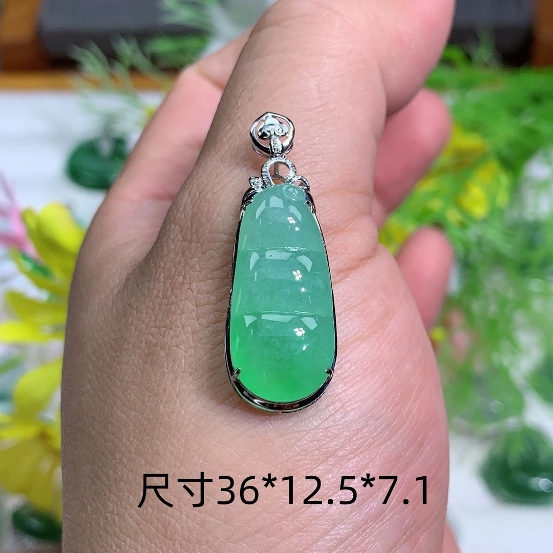 缅甸翡翠A货冰种满绿福豆雅吊坠挂件尺寸玉石妈妈精美精致百搭水
