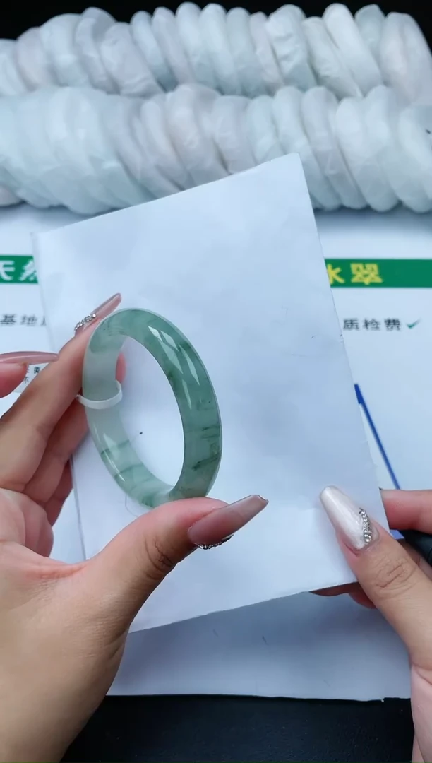 【闪购商品】石英质玉手镯未镶嵌907