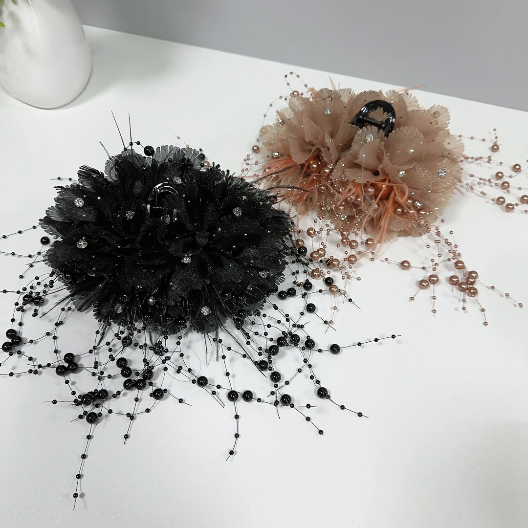 2024秋冬新款双花流苏羽毛抓夹韩式港风复古花朵毛毛鲨鱼夹子发饰