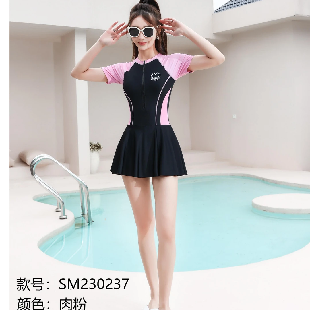 【样衣清仓】成人泳衣泳装专业连体遮肚显白保守防晒成人款裙式泳衣