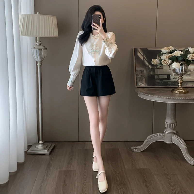 休闲短裤套装女春新款时尚气质新中式国风立领重工刺绣衬衫两件套
