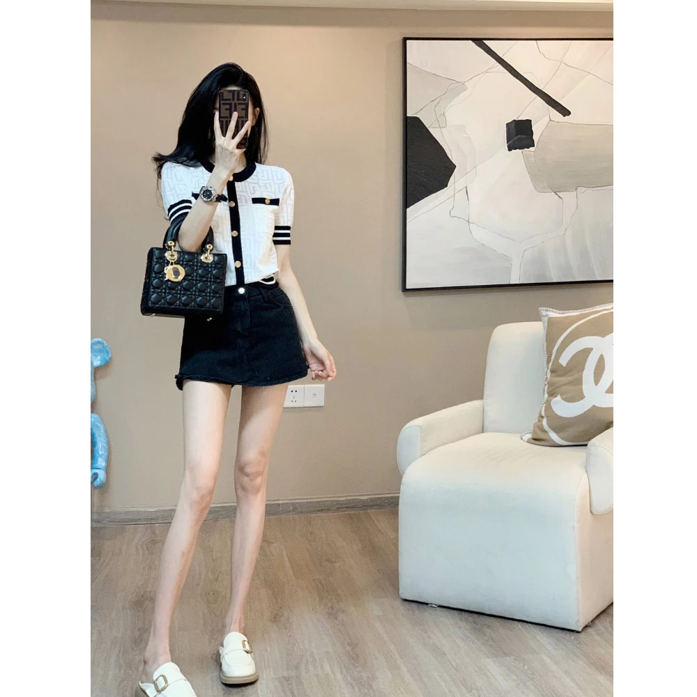 减龄白色小香风针织衫女夏季时尚洋气设计感小众气质显瘦复古上衣