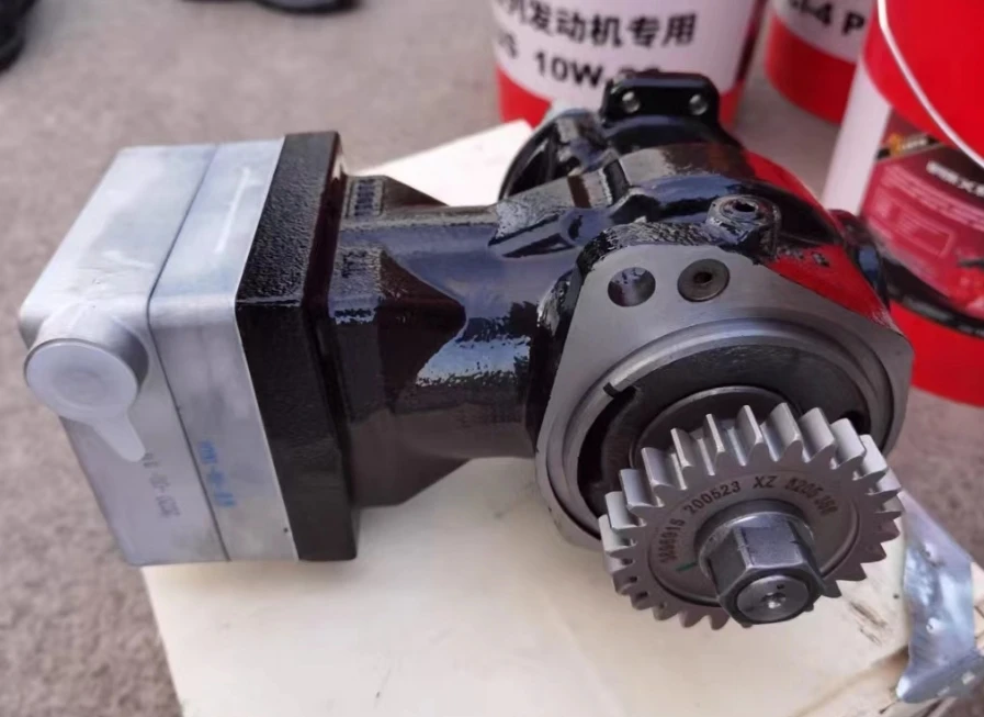 欧曼汽车原厂配件打气泵GTL空压机EST康明斯空压机总成