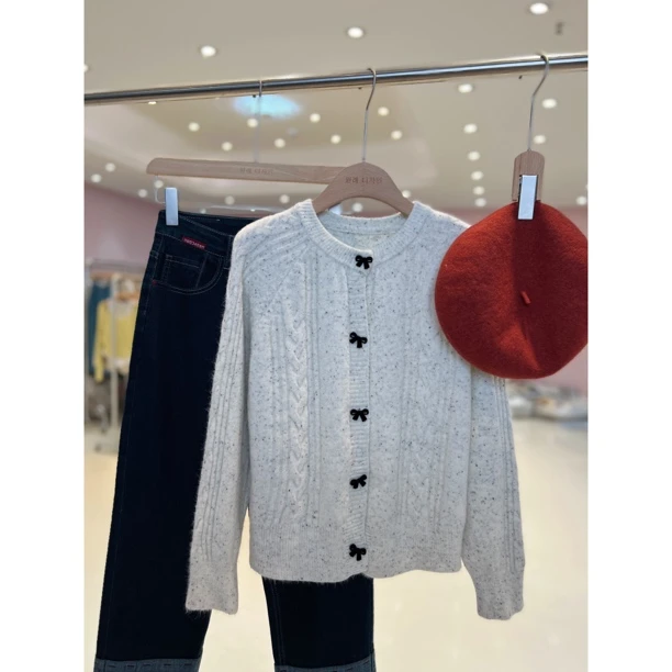 B韩国原单东大门韩系慵懒温柔软糯气质麻花点蝴蝶结钮扣毛衣9606