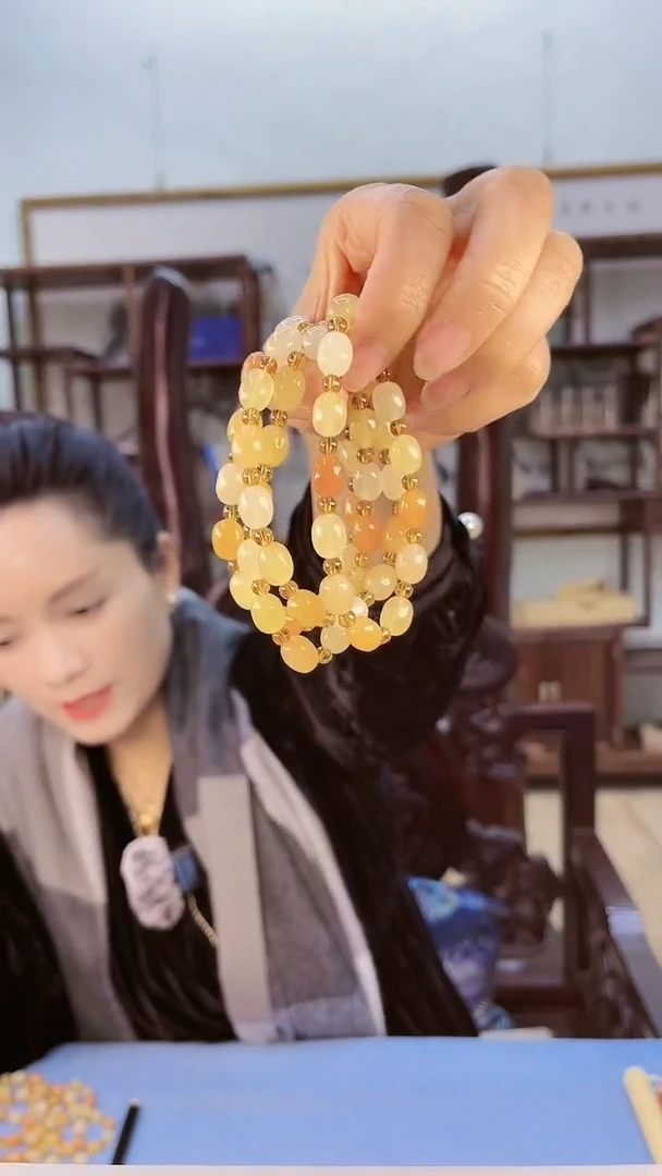 【闪购商品】石英质玉手链未镶嵌金丝玉枣核珠单圈手串