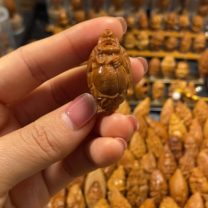 【闪购商品】橄榄核核雕姑*我650